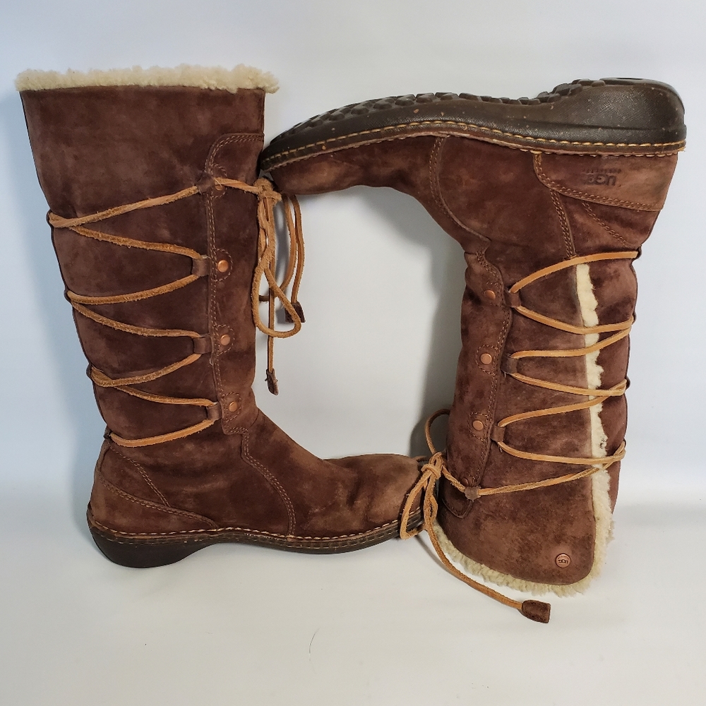 UGG SURFCAT womens size 8 S/N 5158